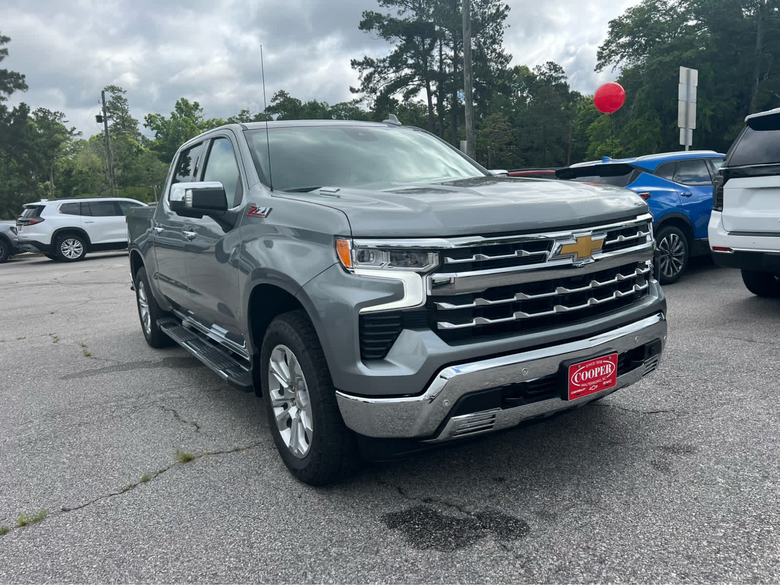 2025 Chevrolet Silverado 1500 LTZ photo 2