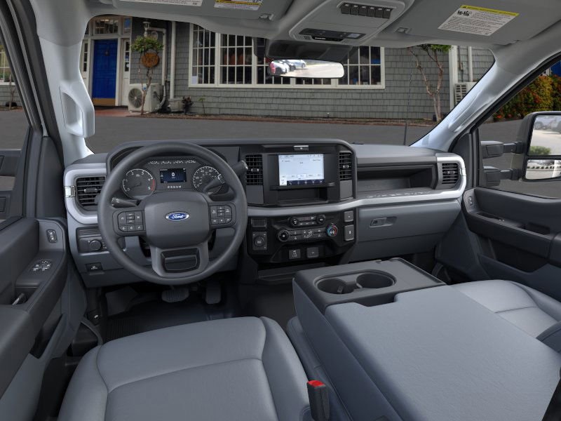 2025 Ford F-350 photo 4