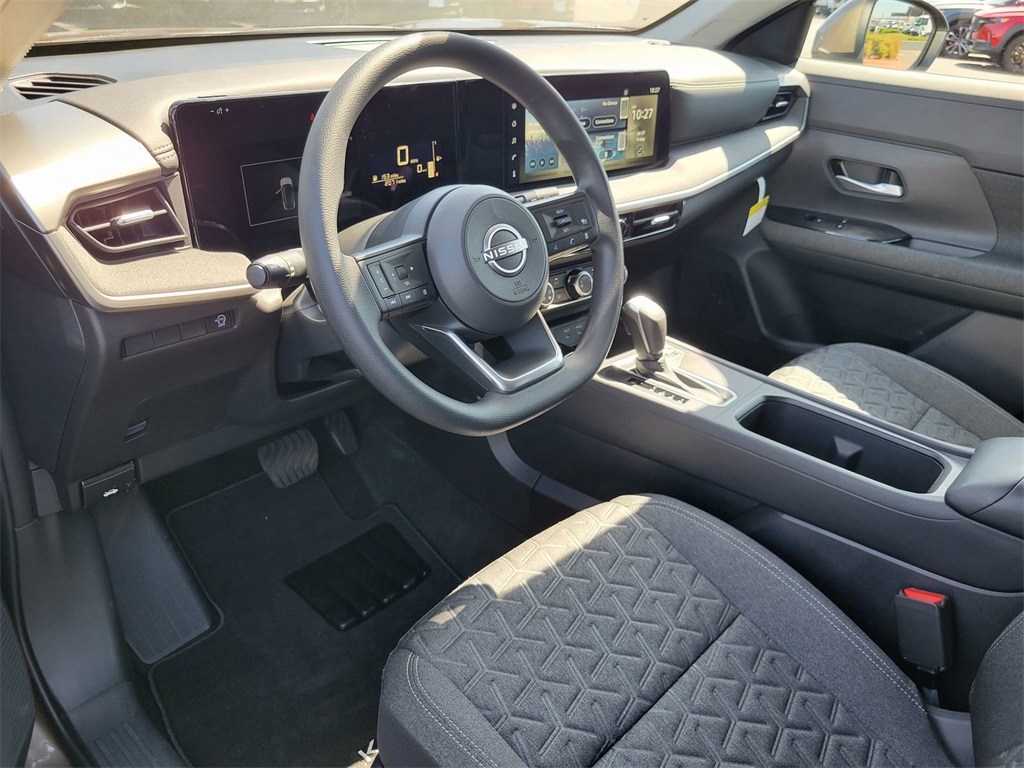 2025 Nissan Kicks SV photo 9