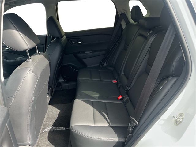 2025 Nissan Rogue SL photo 4