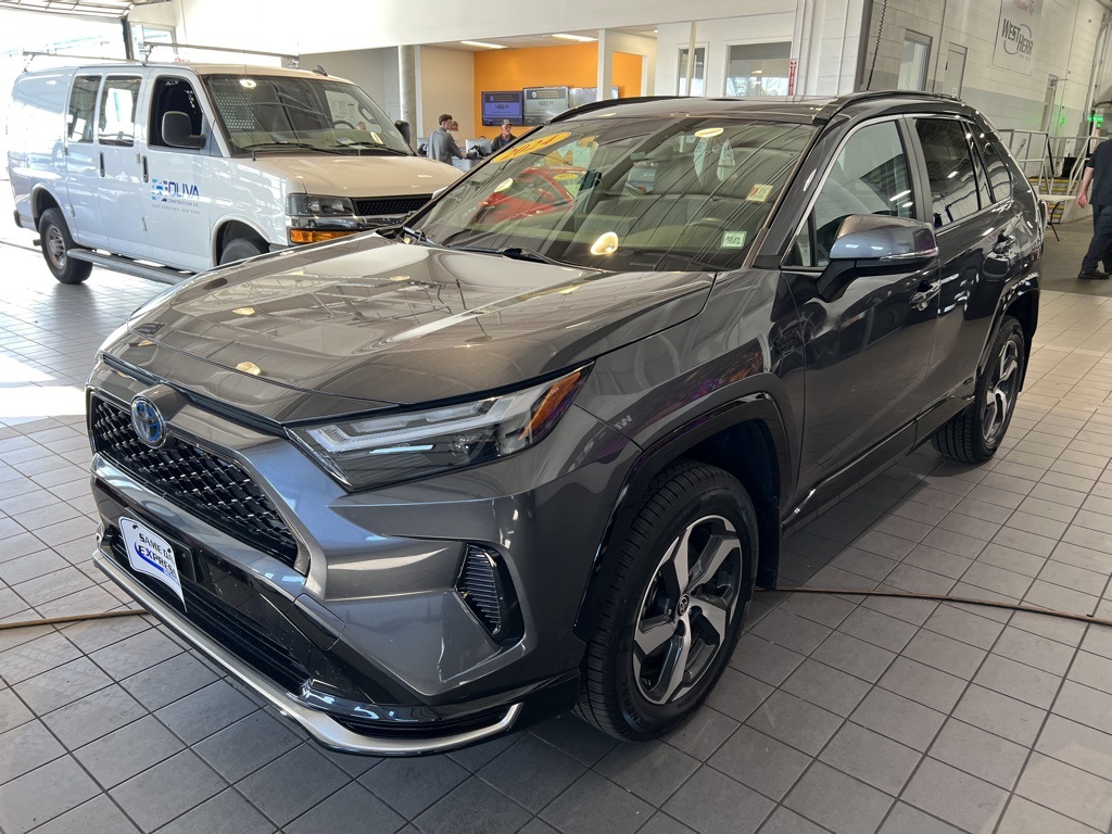 2024 Toyota RAV4 Prime SE photo 3
