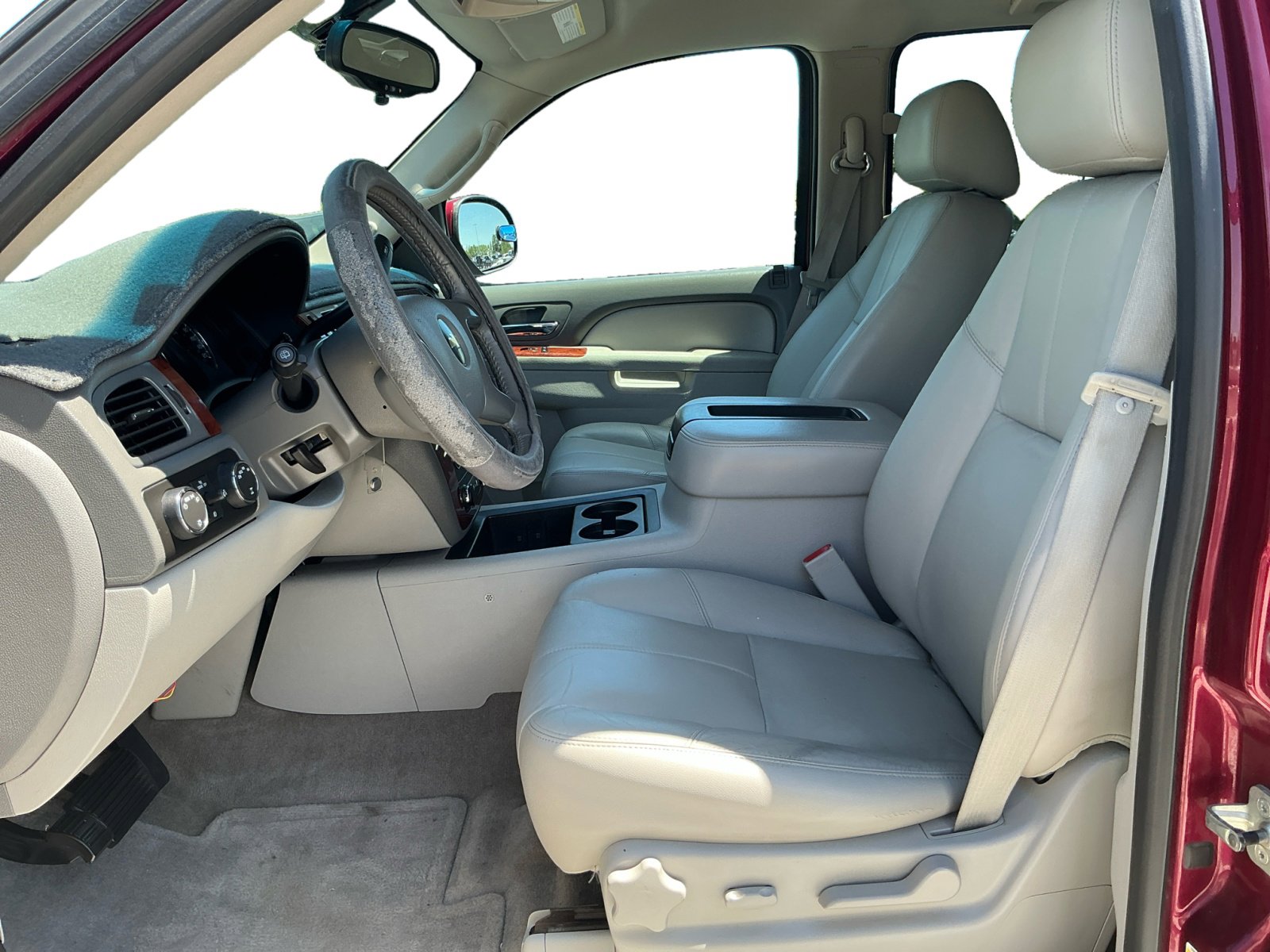 Used 2011 Chevrolet Suburban LT with VIN 1GNSKJE3XBR230937 for sale in La Vista, NE