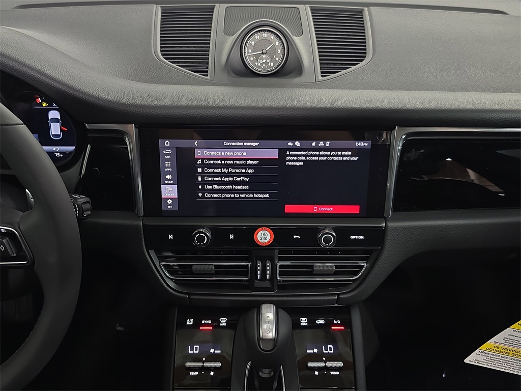2026 Porsche Macan T photo 16