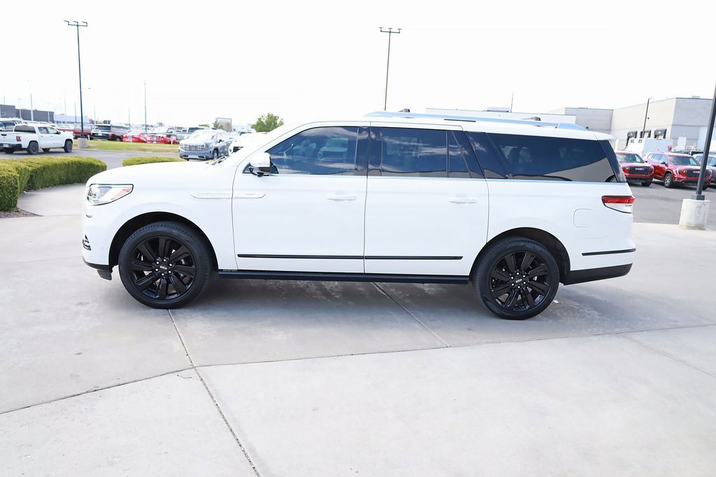 2023 Lincoln Navigator L Reserve photo 3