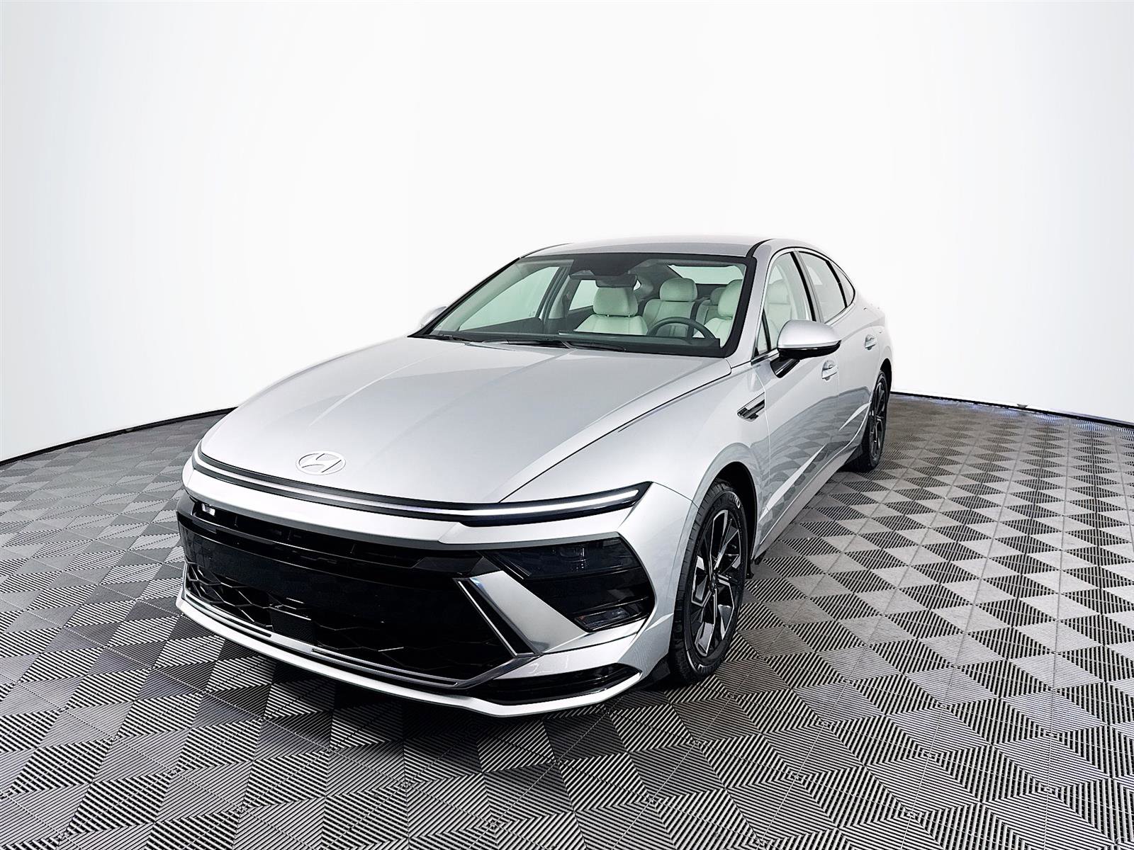 2024 Hyundai Sonata SEL photo 3