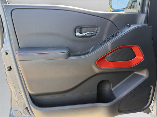 2025 Nissan Frontier PRO-4X photo 12
