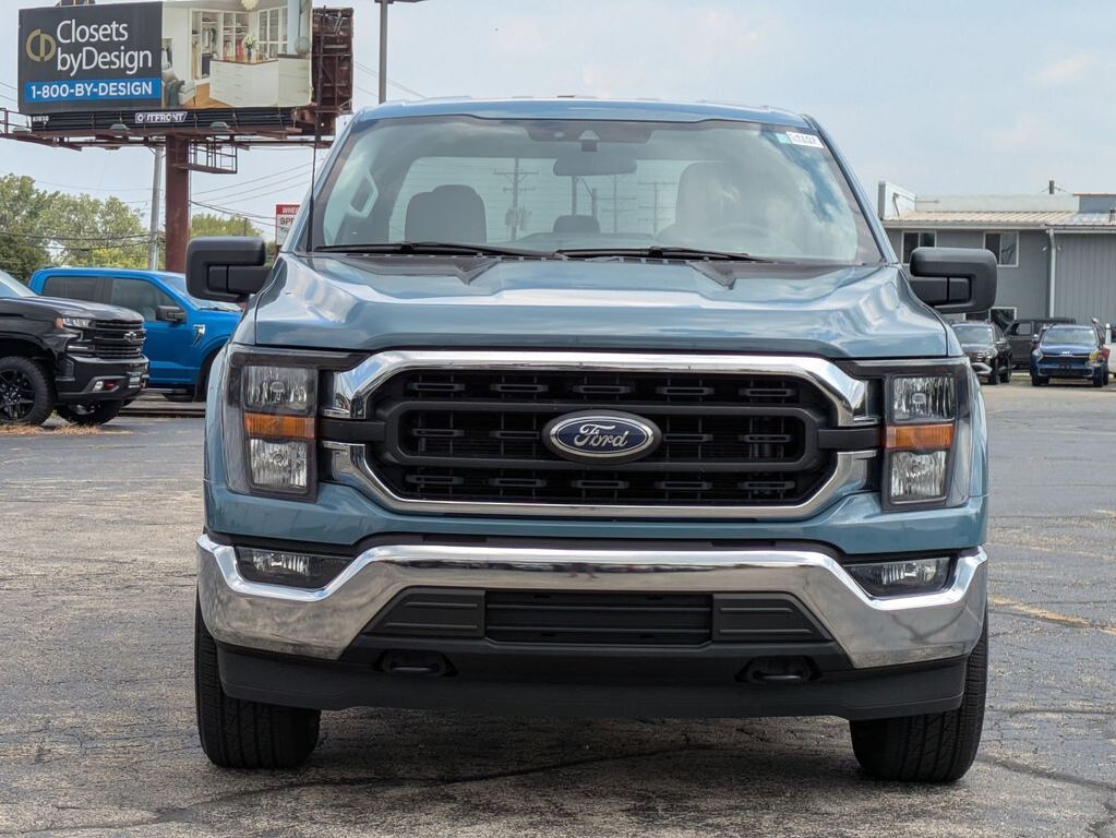 2023 Ford F-150 XLT photo 2