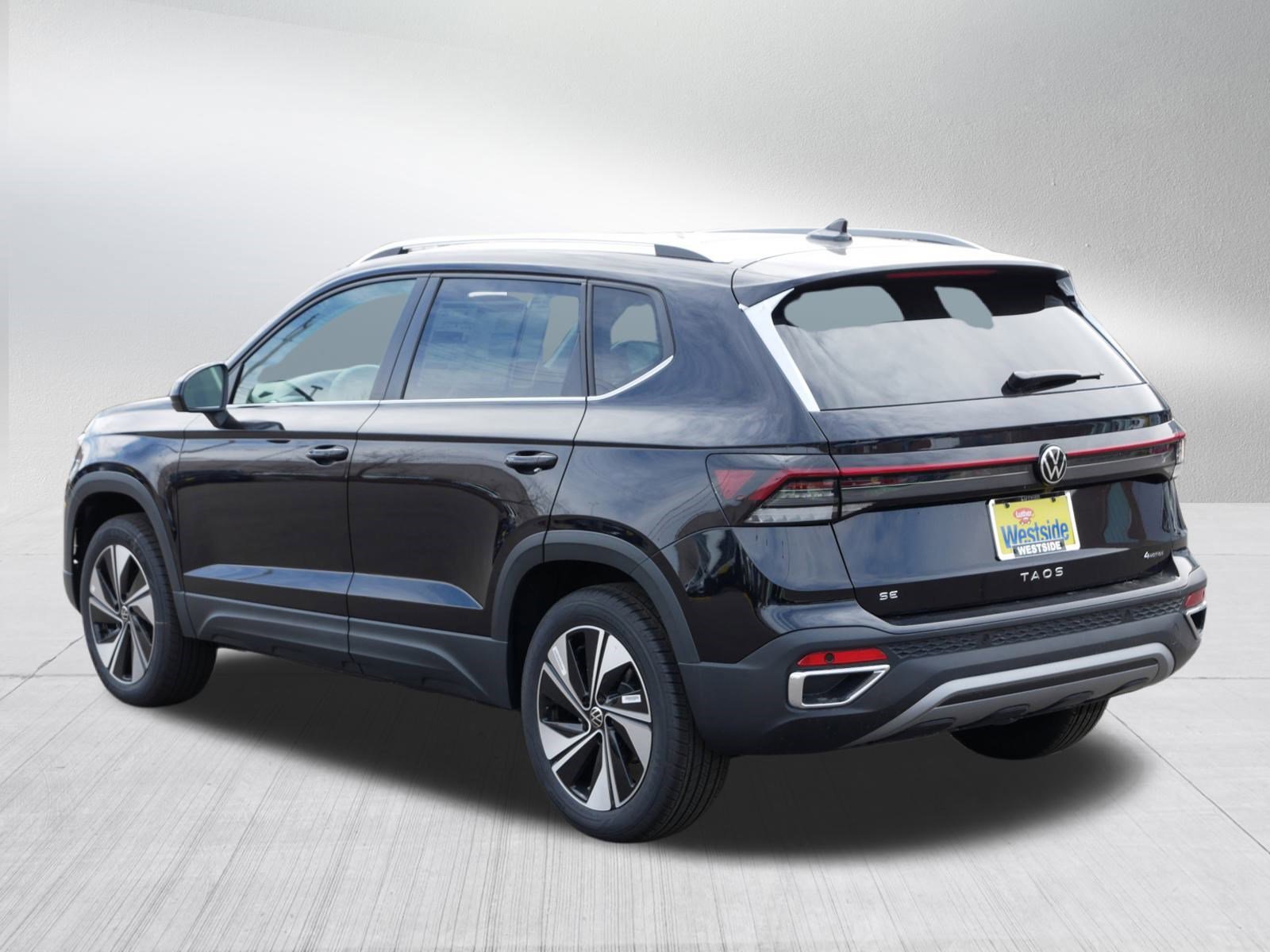 2025 Volkswagen Taos SE photo 2