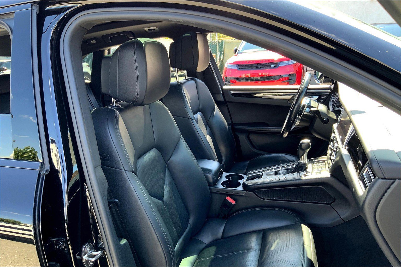 2021 Porsche Macan S photo 7