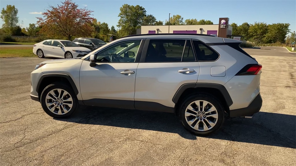 2024 Toyota RAV4 XLE Premium photo 4