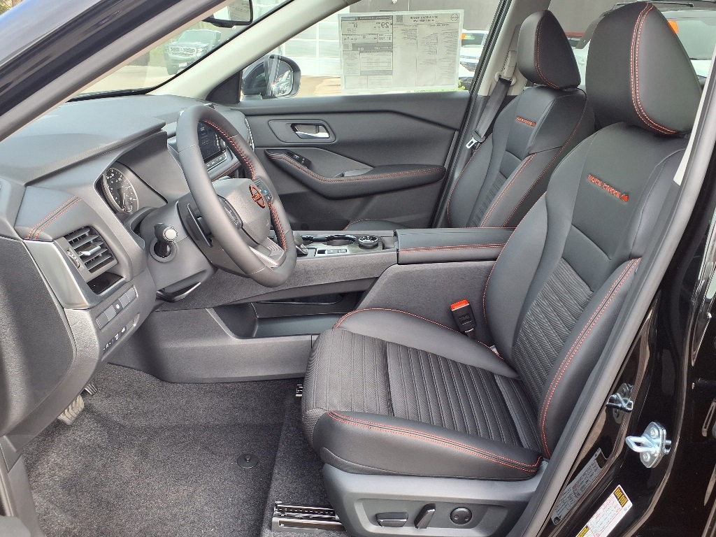 2026 Nissan Rogue SV photo 4