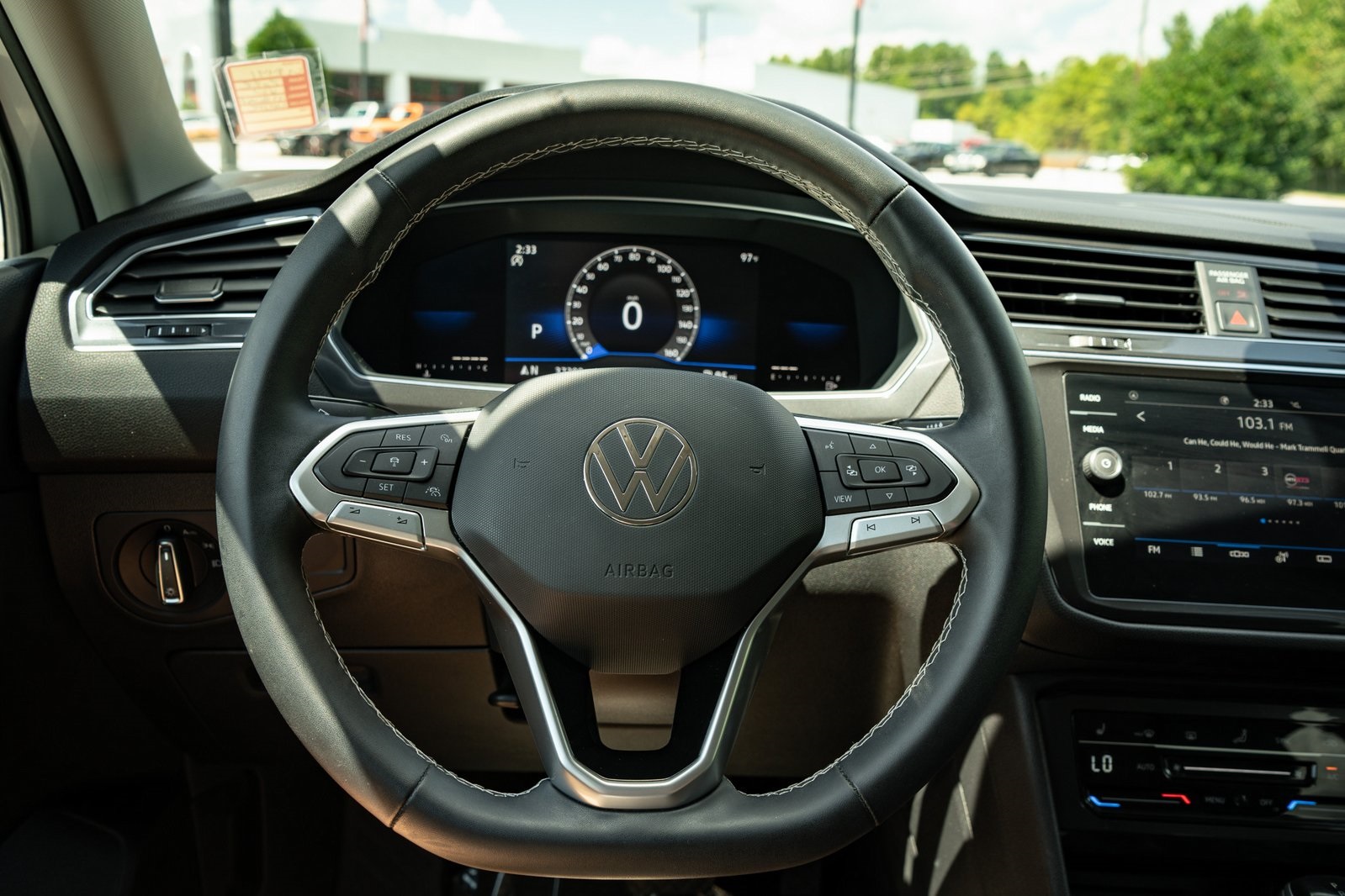 2022 Volkswagen Tiguan SE photo 25