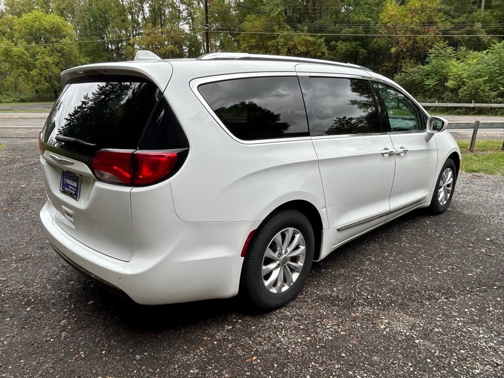 2018 Chrysler Pacifica Touring L photo 6