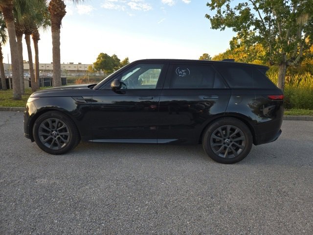 2024 Land Rover Range Rover Sport SE photo 2