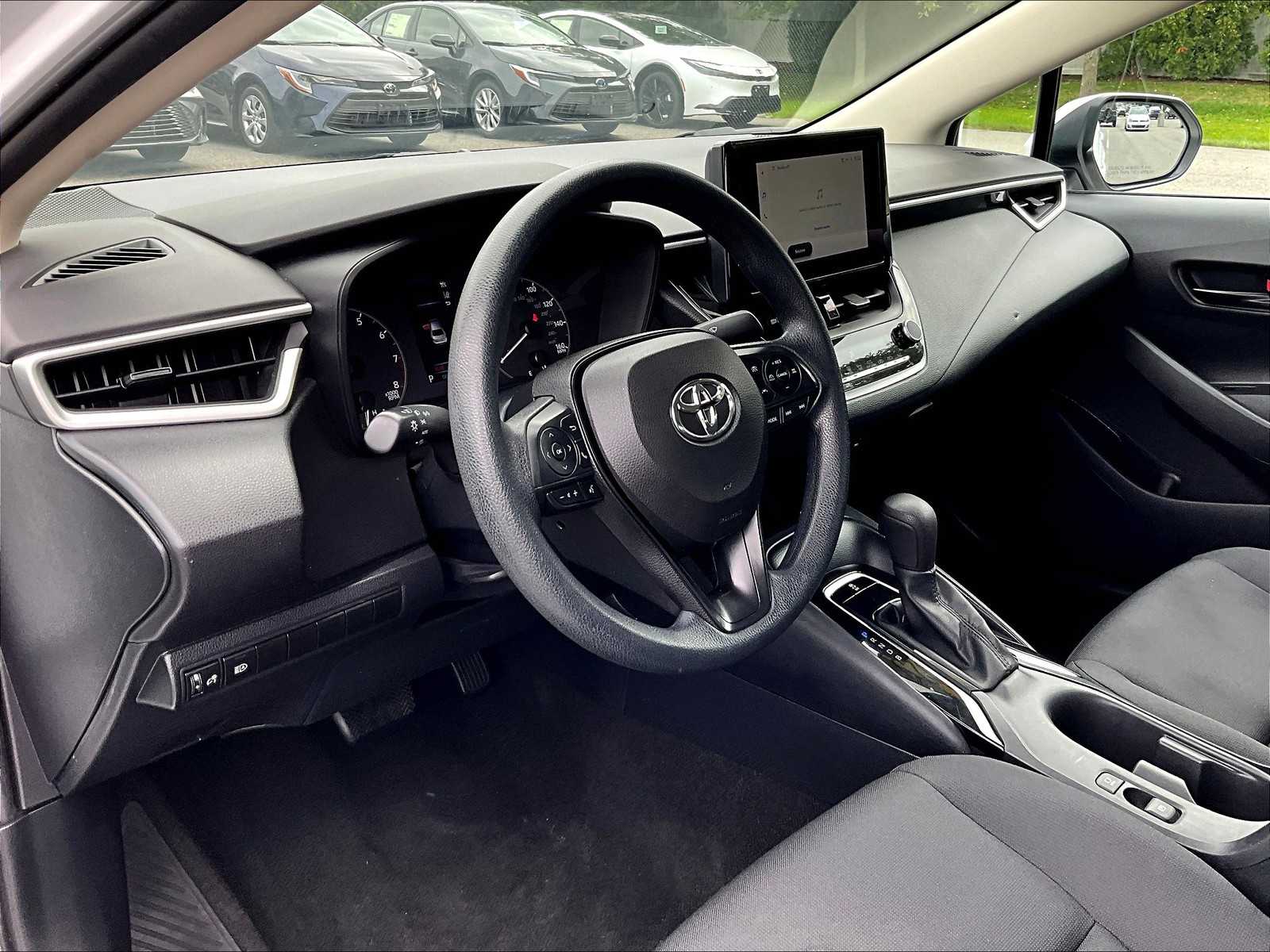 2023 Toyota Corolla LE photo 8
