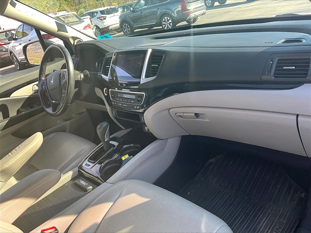 2019 Honda Ridgeline RTL-E photo 14