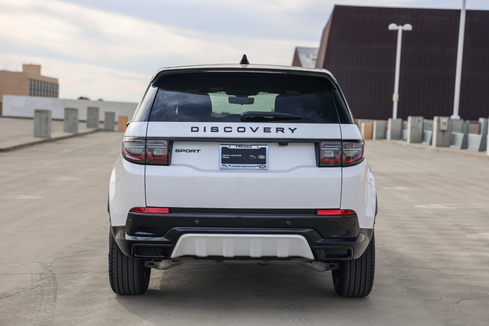 2025 Land Rover Discovery Sport Dynamic SE photo 4