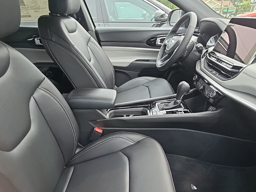 2025 Jeep Compass Limited photo 4