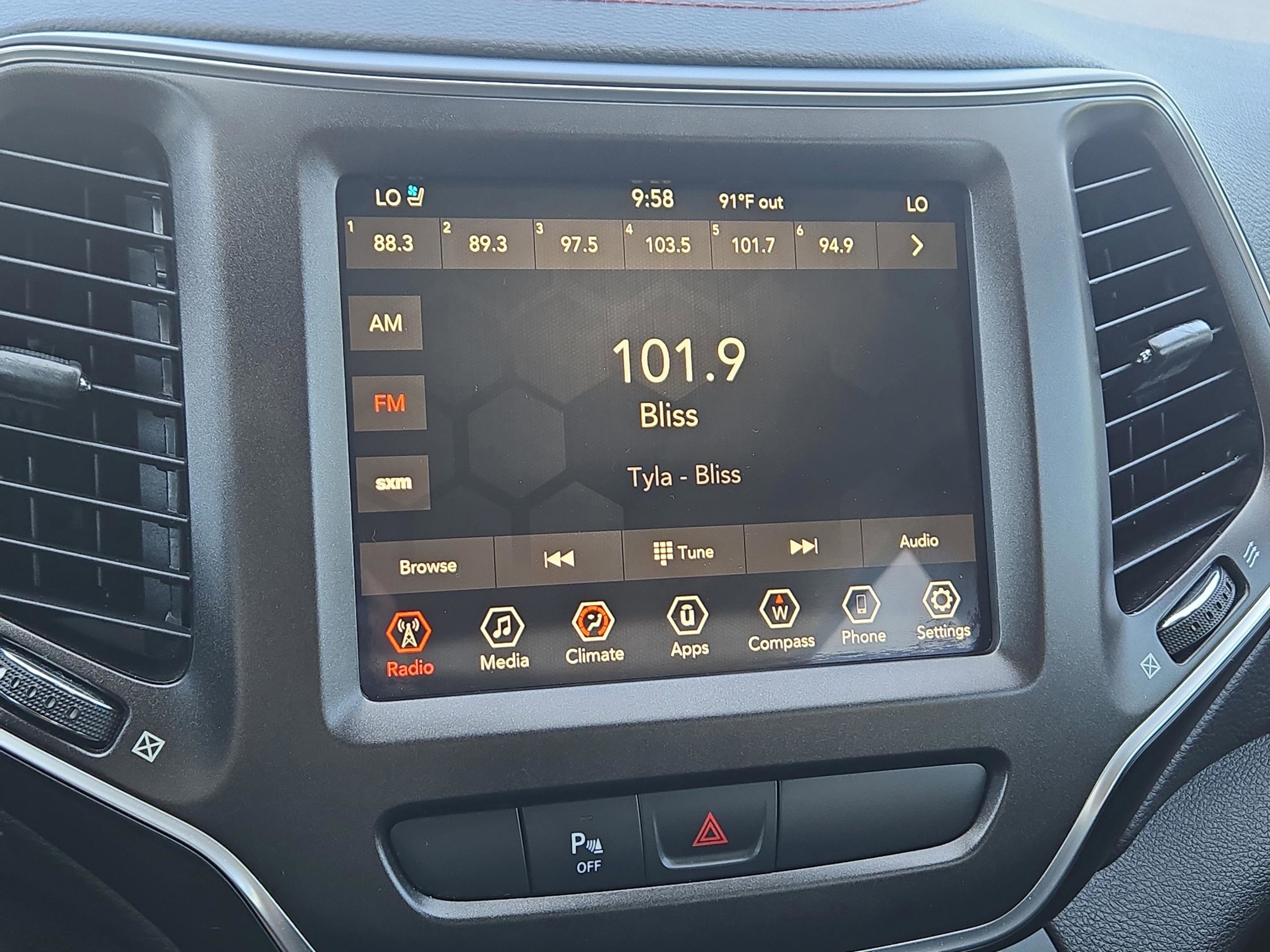2019 Jeep Cherokee Trailhawk photo 20