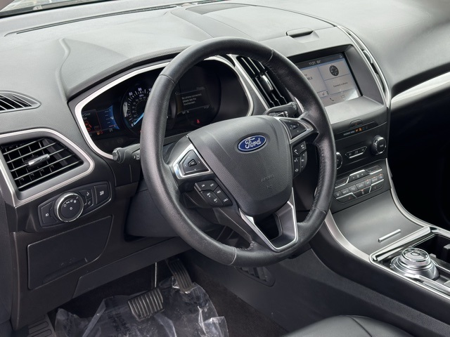 2019 Ford Edge SEL photo 6