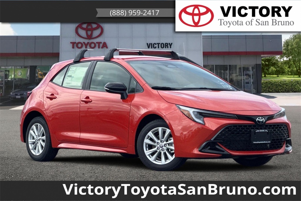 2026 Toyota Corolla Hatchback SE's photo