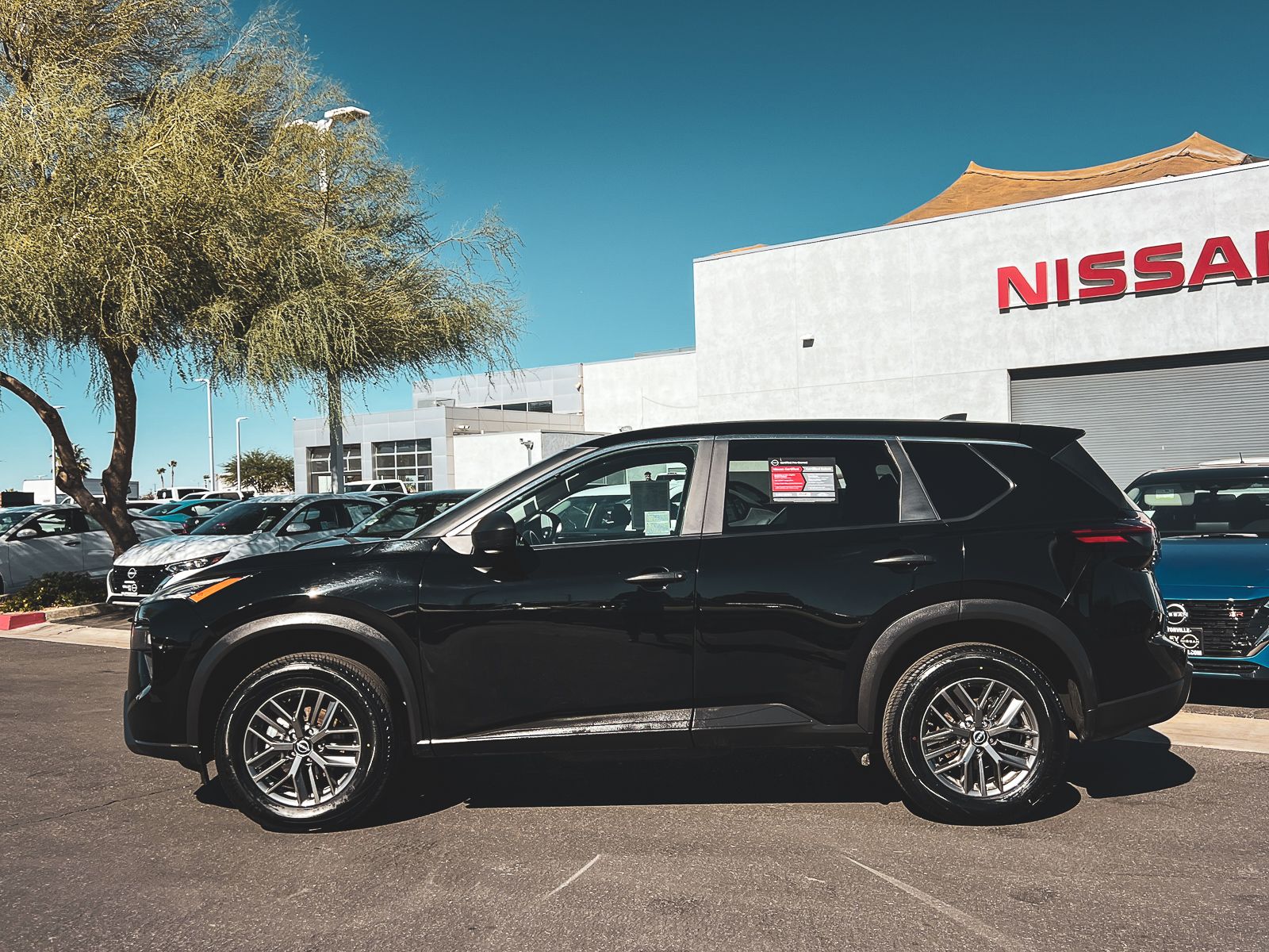 2024 Nissan Rogue S photo 2