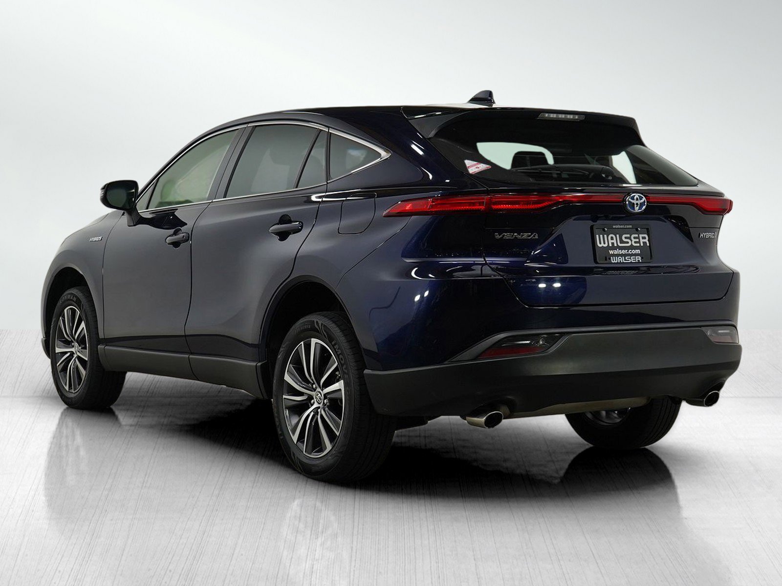 2021 Toyota Venza LE photo 3