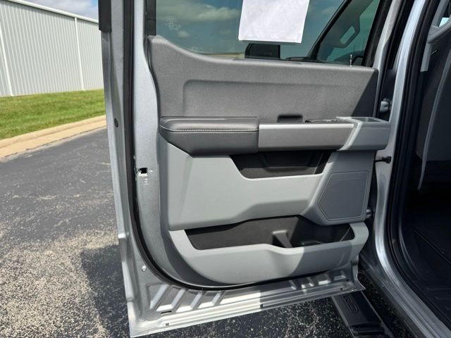 2024 Ford F-350 photo 9
