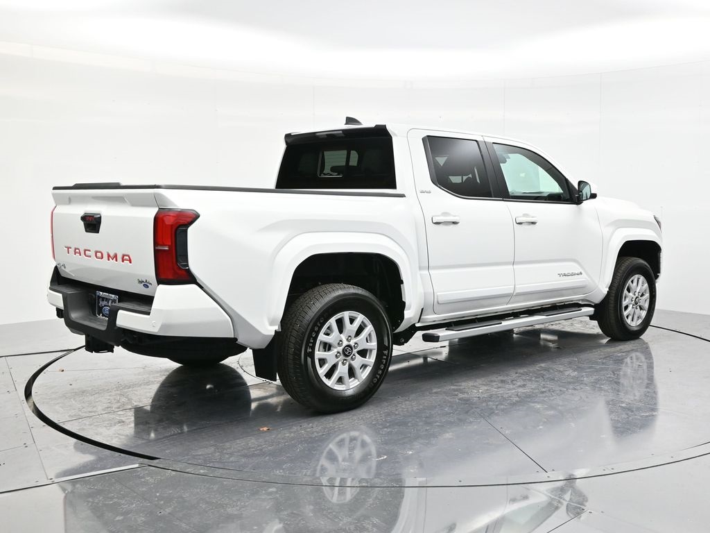 2024 Toyota Tacoma photo 5
