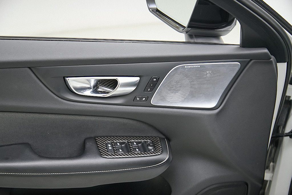 2022 VOLVO S60 - Image 10