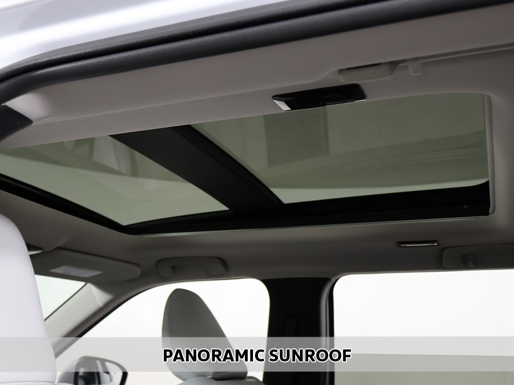 2025 Mitsubishi Outlander SE photo 4