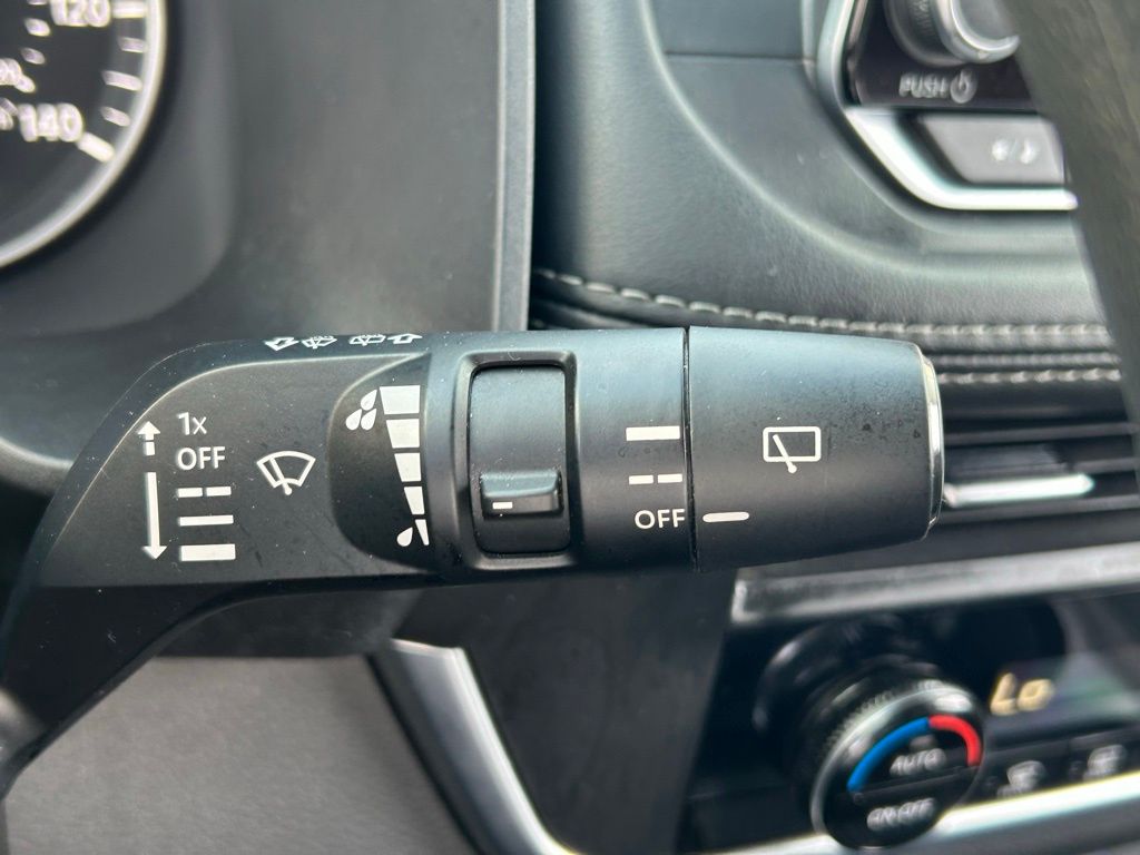 2023 Nissan Rogue SV photo 38