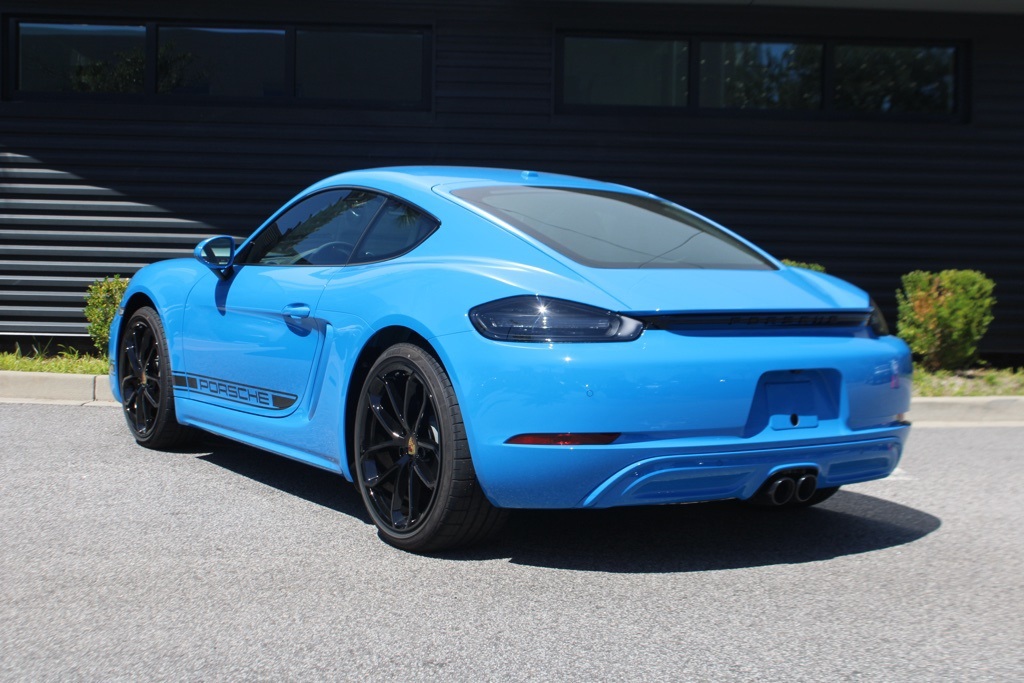 2025 Porsche Cayman photo 3