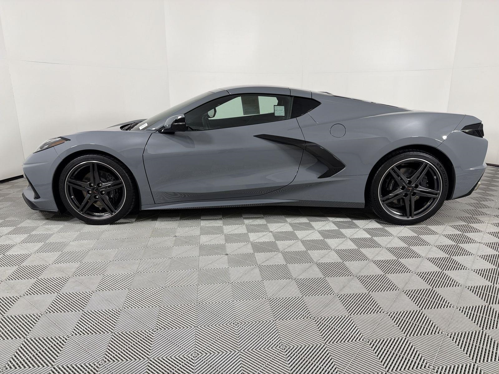 2024 Chevrolet Corvette Stingray photo 2