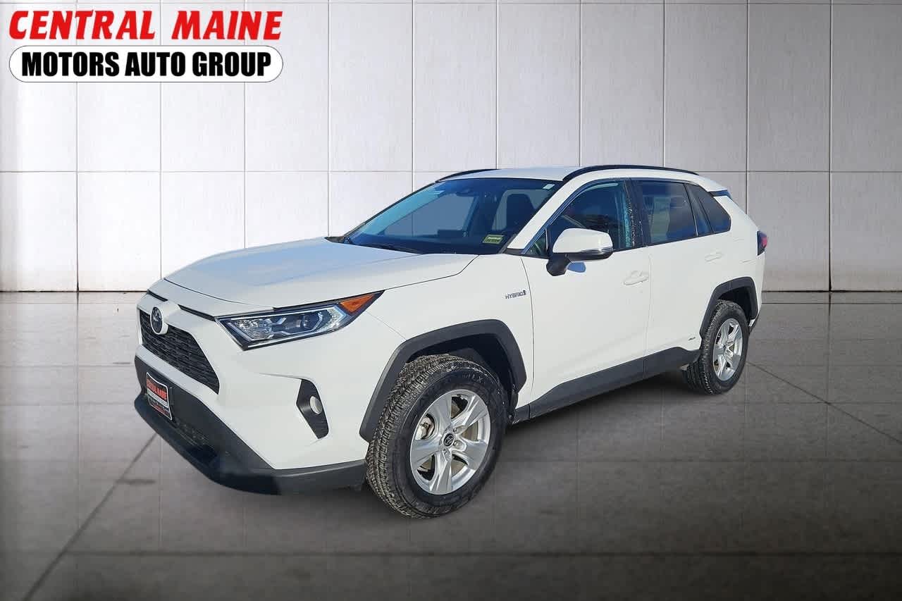 2021 Toyota RAV4 XLE's photo