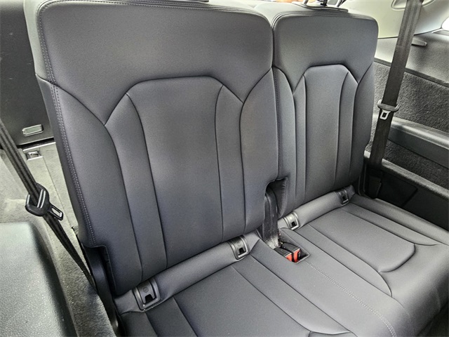 2024 Audi Q7 55 Premium Plus photo 13