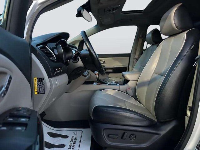 2020 Kia Sedona SX photo 32
