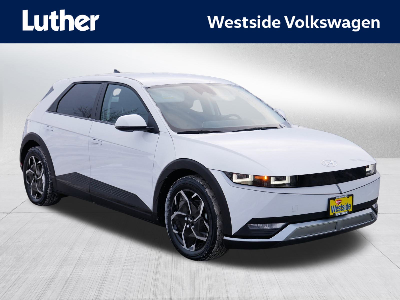 2023 Hyundai IONIQ 5 SE's photo