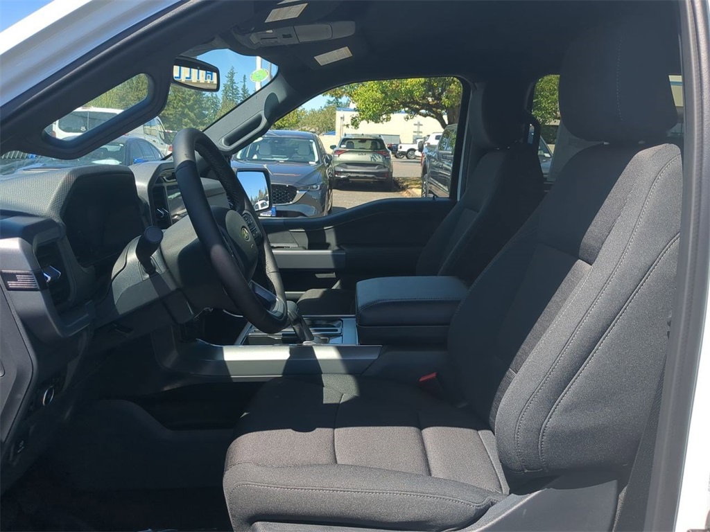 2025 Ford F-150 XLT photo 11