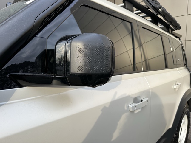 2024 Land Rover Defender 110 S photo 15