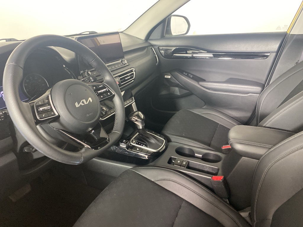 2022 Kia Seltos SX photo 11