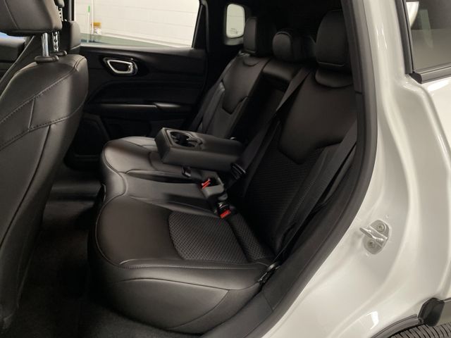 2025 Jeep Compass Latitude Altitude Special Edition photo 23
