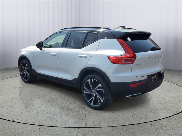 2019 Volvo XC40 R-Design photo 4