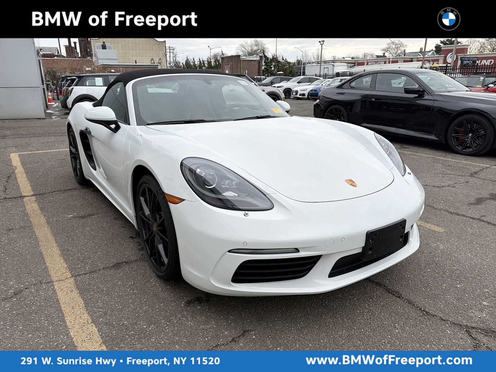 2022 Porsche 718 T's photo