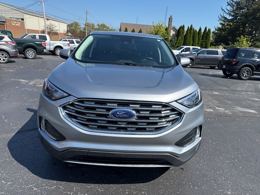 2022 Ford Edge SEL photo 7