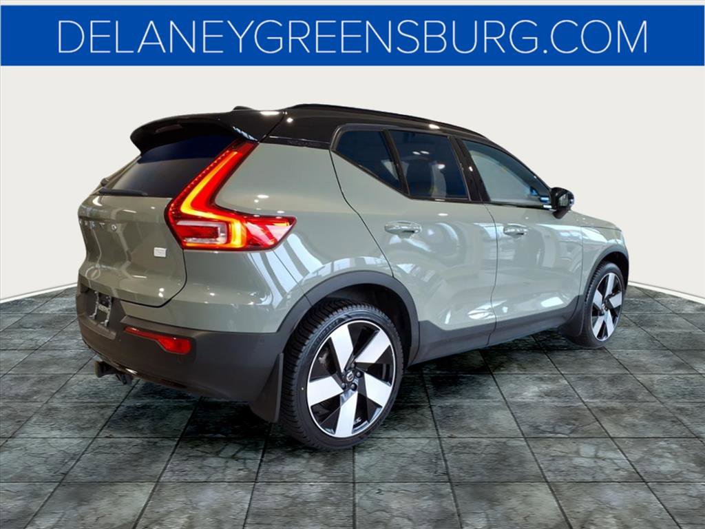 2023 Volvo XC40 Recharge Twin Plus photo 3
