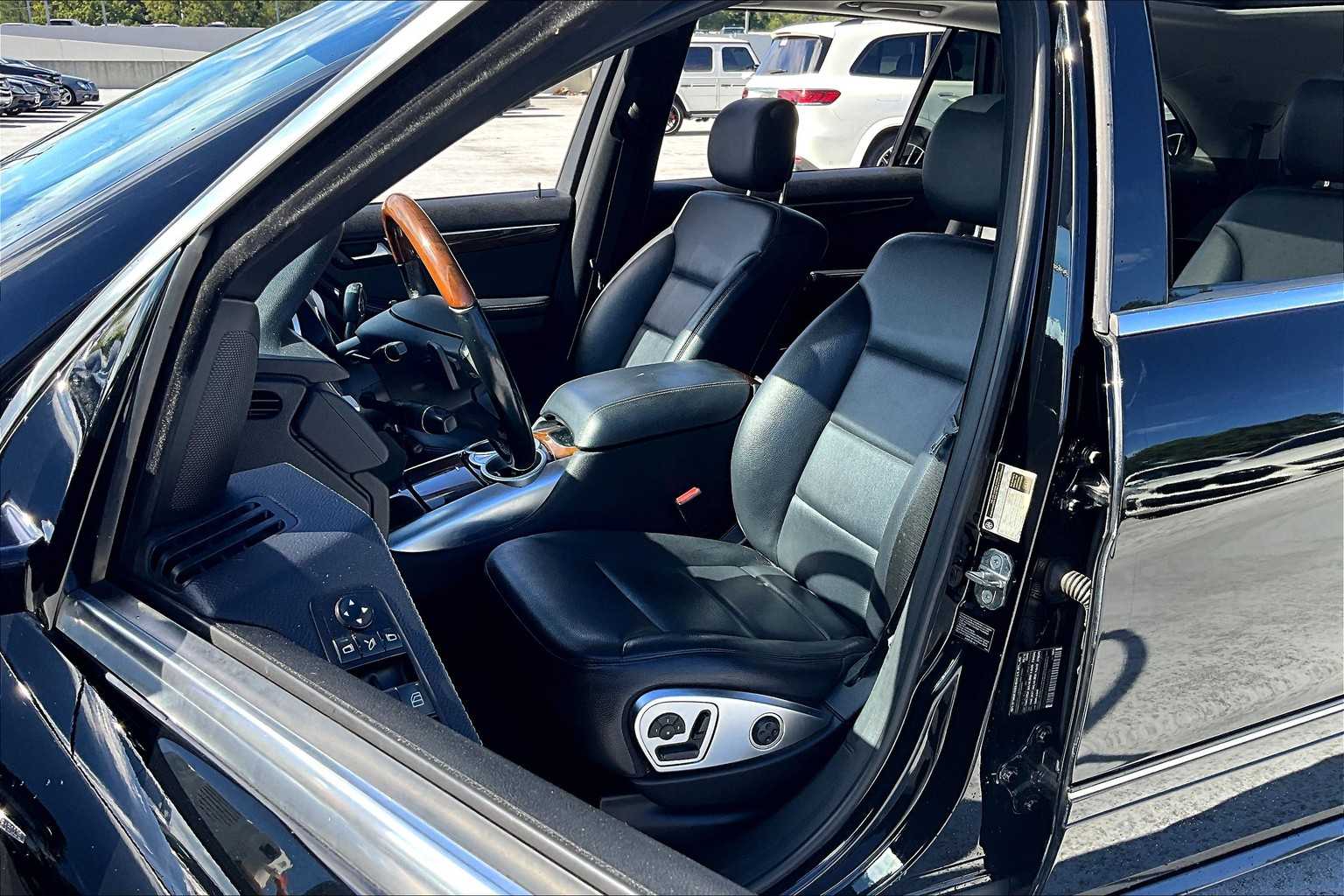 2012 Mercedes Benz R 350 photo 4