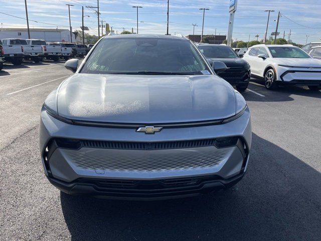 2026 Chevrolet Equinox EV 1LT photo 2