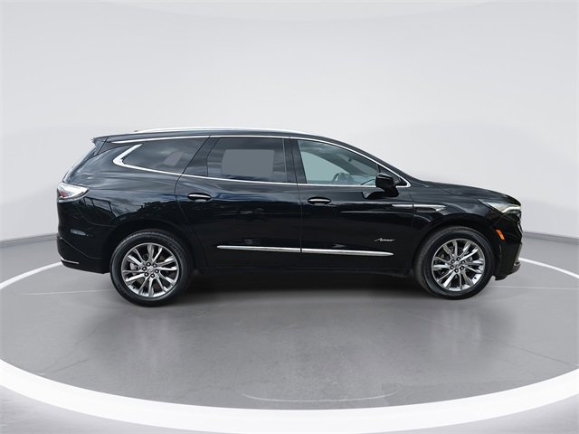 2023 Buick Enclave Avenir photo 2