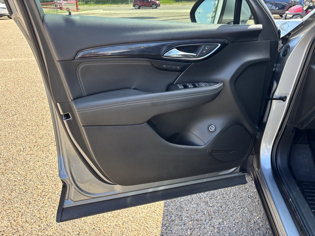 2023 Buick Envision Essence photo 5
